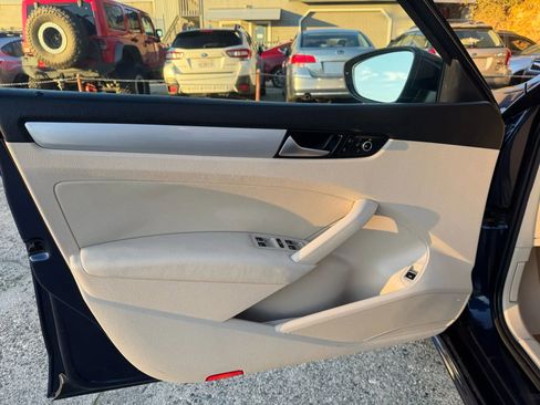 Used 2012 Volkswagen Passat TDI SE image 16