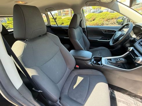 Used 2020 Toyota RAV4 LE w/ All Weather Liner Package AWD/4WD image 39
