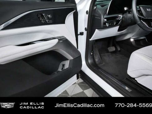 Used 2024 Cadillac Lyriq Sport AWD/4WD image 6