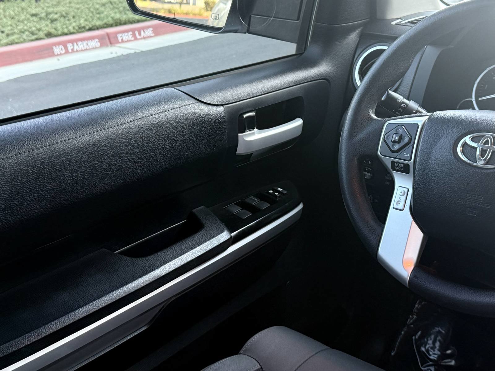 Used 2015 Toyota Tundra SR5 AWD/4WD image 24