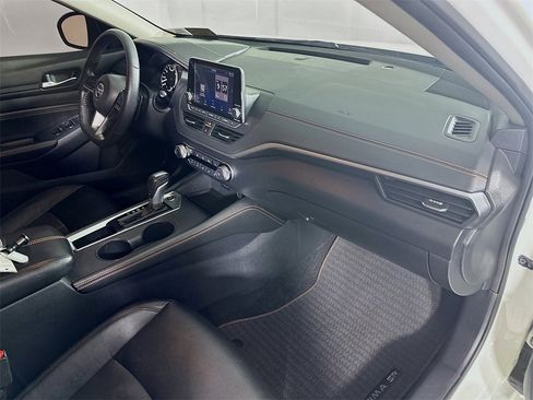 Used 2019 Nissan Altima 2.5 SR w/ SR Premium Package image 30