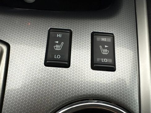 Used 2019 Nissan Pathfinder SL FWD image 31