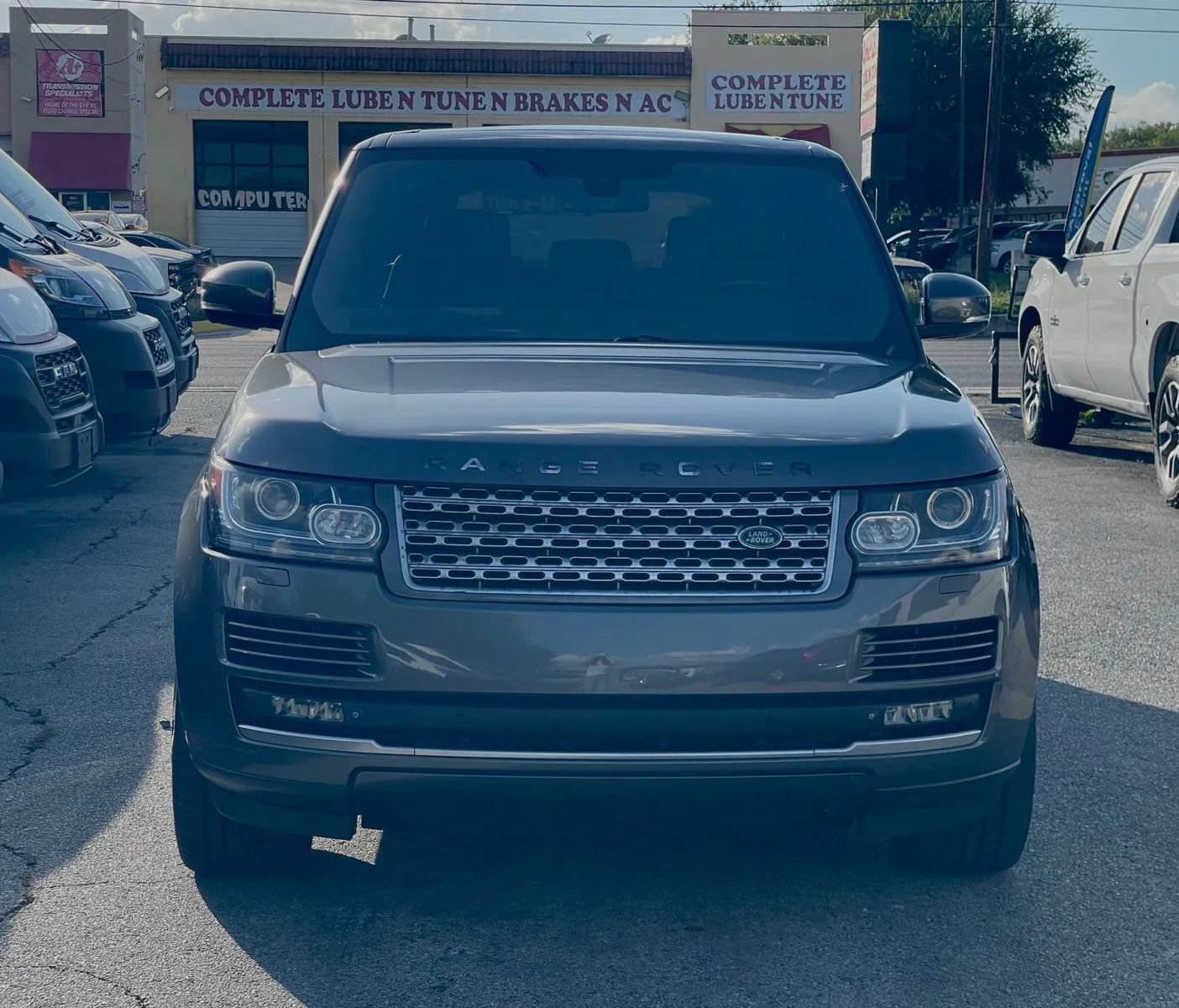Used 2015 Land Rover Range Rover Supercharged AWD/4WD image 2