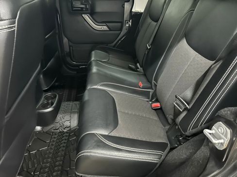 Used 2017 Jeep Wrangler Unlimited Sport AWD/4WD image 23