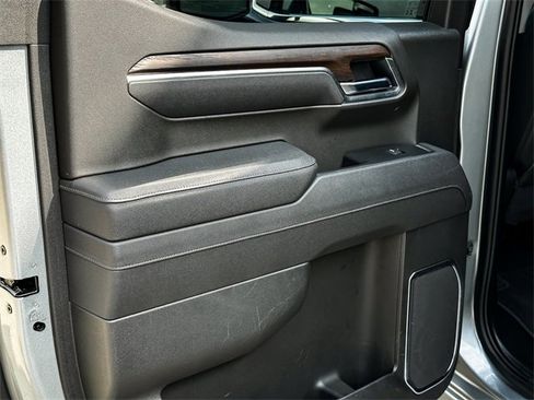 Used 2025 GMC Sierra 1500 SLT image 31