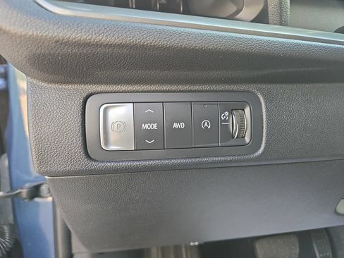 Used 2025 Chevrolet Traverse LT AWD/4WD image 20