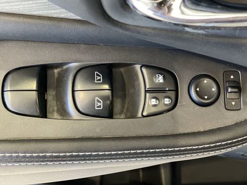 Used 2018 Nissan Murano SV AWD/4WD image 16