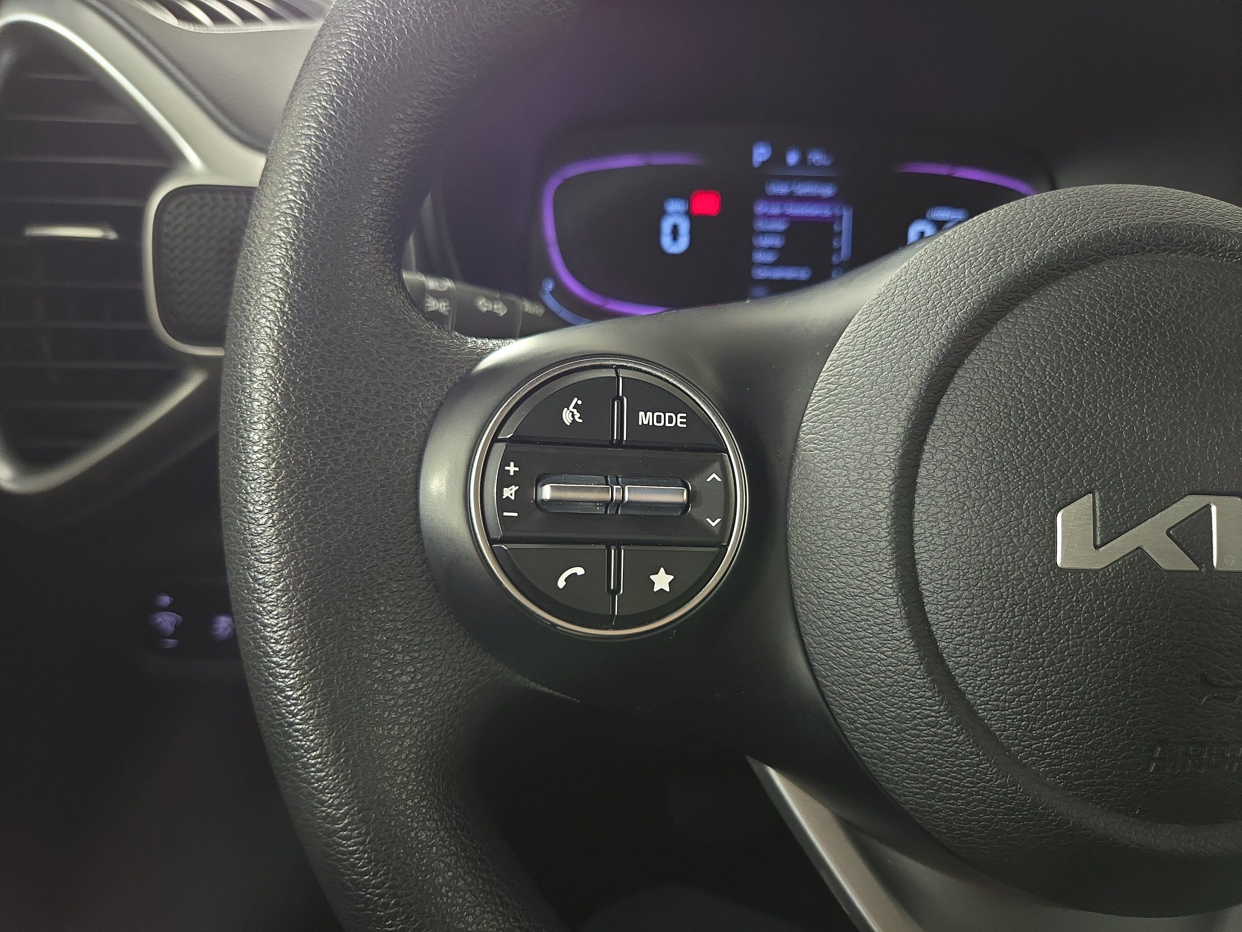 Used 2024 Kia Soul LX w/ Option Group 015 FWD image 16