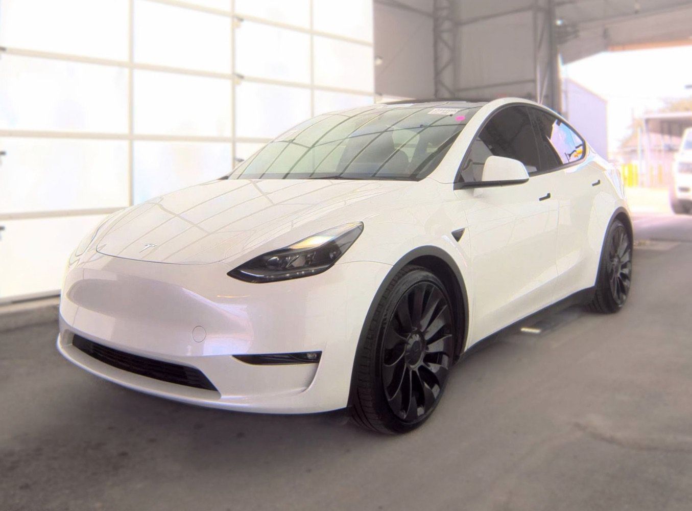 Used 2023 Tesla Model Y Long Range AWD/4WD image 1