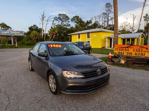 Used 2017 Volkswagen Jetta S FWD image 2