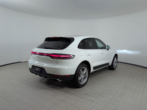 Certified 2021 Porsche Macan AWD/4WD image 9
