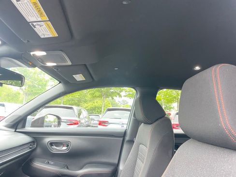 Certified 2025 Honda HR-V Sport image 28