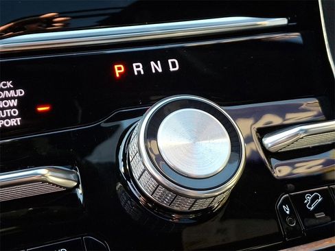 Used 2022 Jeep Grand Cherokee Overland w/ Adv Protech Group III image 16