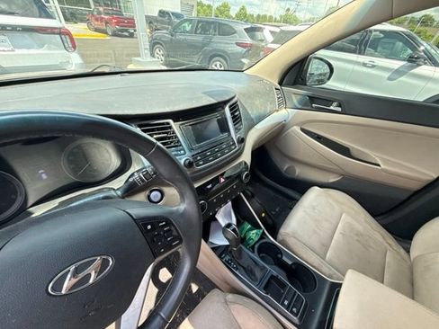 Used 2017 Hyundai Tucson Sport w/ Cargo Package FWD image 3