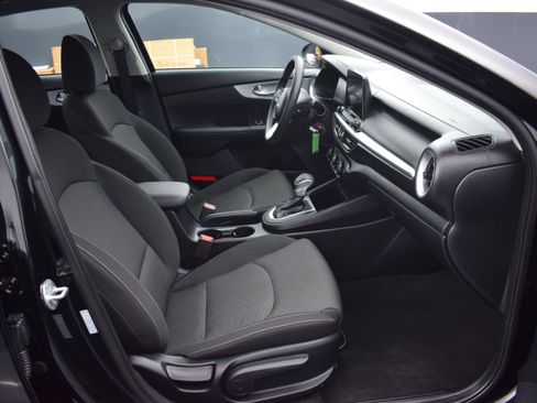 Used 2024 Kia Forte LX FWD image 10