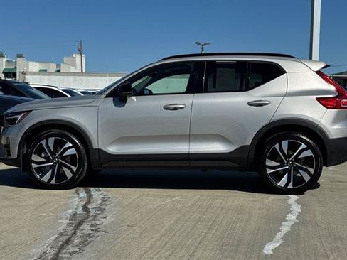 Certified 2024 Volvo XC40 B5 Plus w/ Protection Package Premier AWD/4WD image 6
