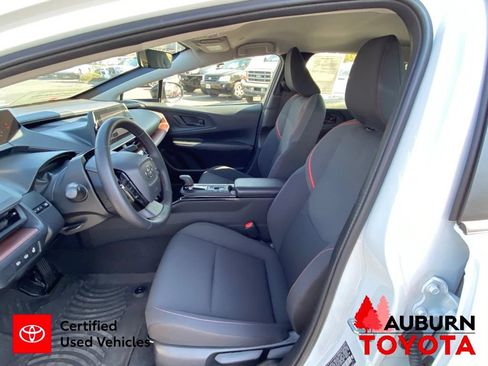 Certified 2026 Toyota Prius Plug-In Hybrid FWD image 28