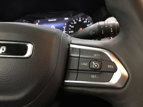 Used 2024 Jeep Compass Latitude AWD/4WD image 37