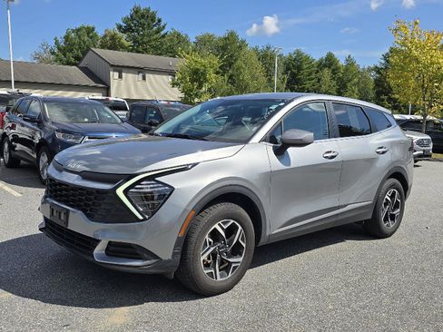 Used 2024 Kia Sportage LX image 7