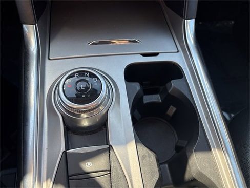 Used 2021 Ford Explorer XLT w/ Equipment Group 202A image 21