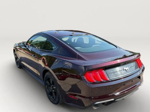 Used 2018 Ford Mustang Coupe RWD image 5