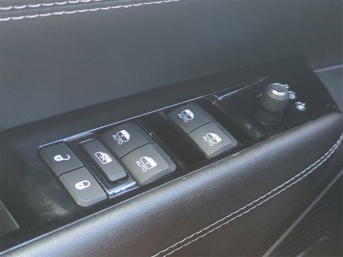 Used 2023 Jeep Wagoneer Series III w/ Preferred Equipment Group image 27