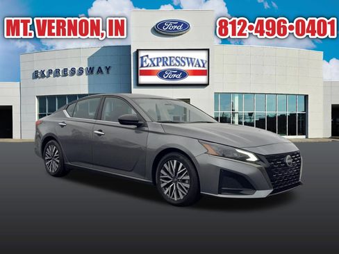 Used 2024 Nissan Altima 2.5 SV image 4