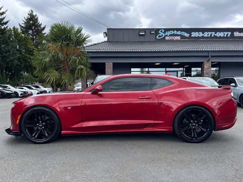 Used 2018 Chevrolet Camaro SS RWD image 3