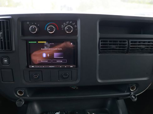 Used 2004 Chevrolet Express 3500 G3500 image 24