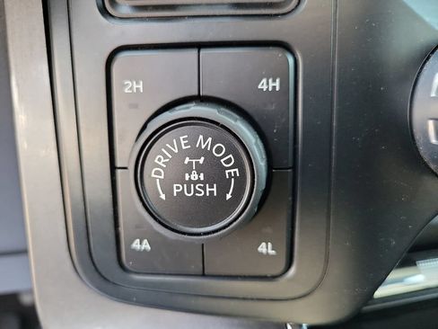 Used 2023 Ford F150 Lariat AWD/4WD image 19