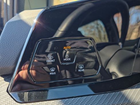 Used 2024 Volkswagen Golf R image 20