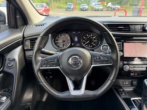 Used 2019 Nissan Rogue Sport SV w/ Technology Package AWD/4WD image 11