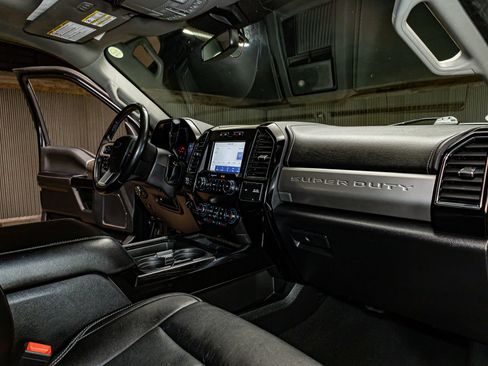 Used 2021 Ford F250 Lariat w/ Lariat Ultimate Package image 19