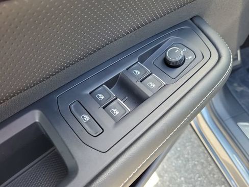 Used 2024 Volkswagen Atlas Cross Sport SEL R-Line AWD/4WD image 16