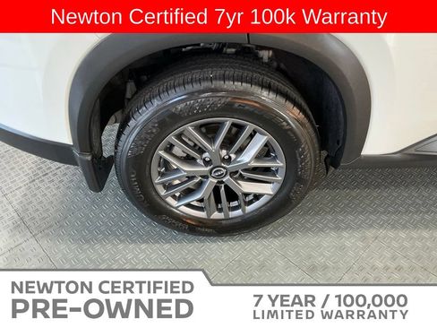 Used 2025 Nissan Rogue S FWD image 41