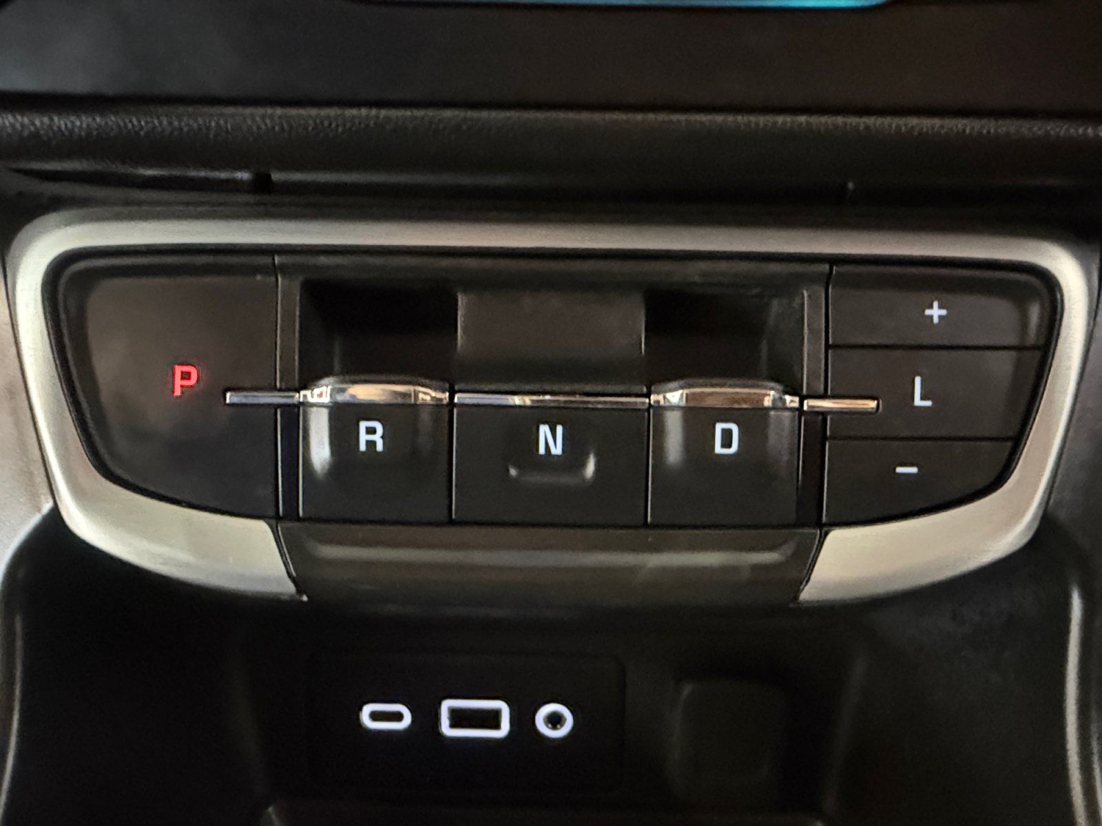 Used 2024 GMC Terrain SLE w/ Elevation Edition FWD image 21
