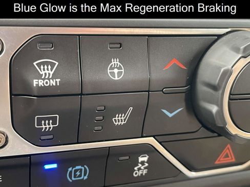 Used 2022 Jeep Wrangler Unlimited Sahara w/ Cold Weather Group image 6