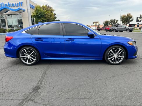 Used 2024 Honda Civic Touring image 2