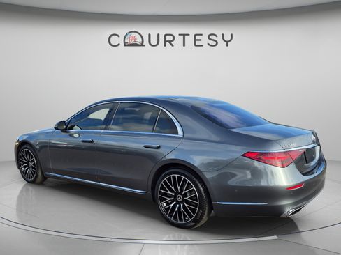 Used 2021 Mercedes-Benz S 580 4MATIC Sedan image 5
