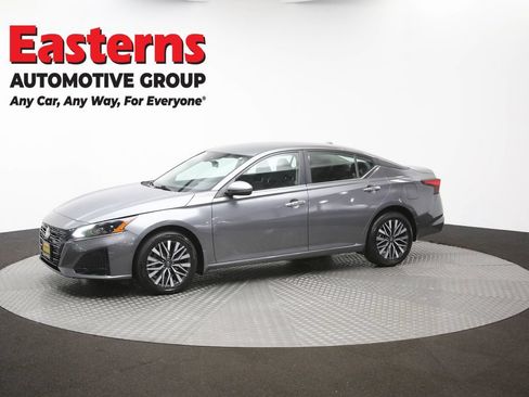 Used 2023 Nissan Altima 2.5 SV AWD/4WD image 57