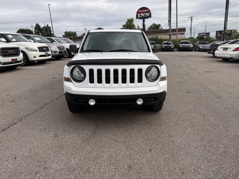 Used 2014 Jeep Patriot Latitude w/ All Weather Capability Group AWD/4WD image 3