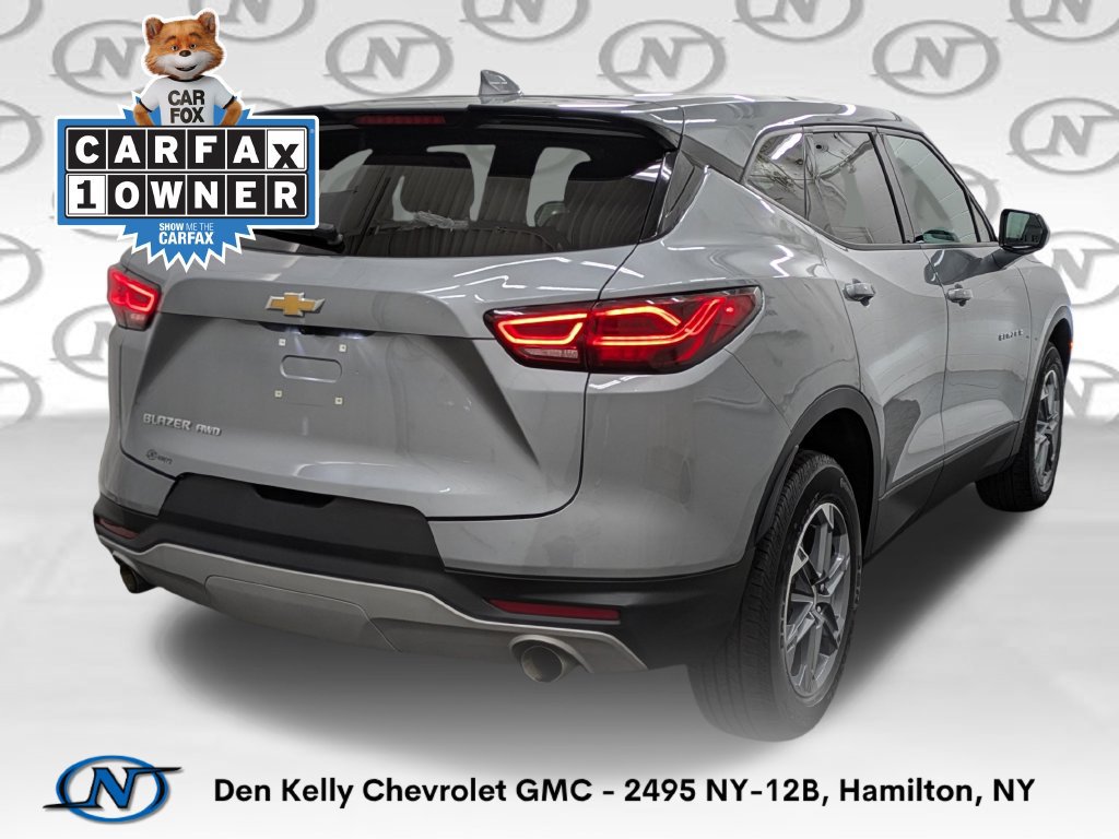 Used 2025 Chevrolet Blazer LT AWD/4WD image 2
