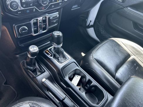 Used 2023 Jeep Wrangler Unlimited Sahara w/ Cold Weather Group AWD/4WD image 30