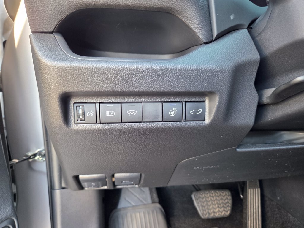 Used 2023 Toyota RAV4 XLE Premium AWD/4WD image 28