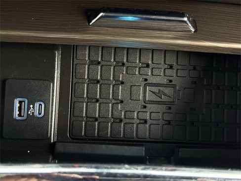 Used 2024 Ford Expedition Limited image 22