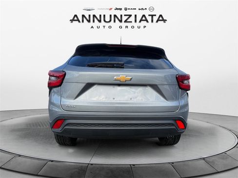 Used 2025 Chevrolet Trax LS w/ Driver Confidence Package image 4