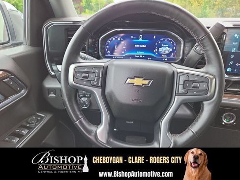 Used 2023 Chevrolet Silverado 1500 LT AWD/4WD image 15