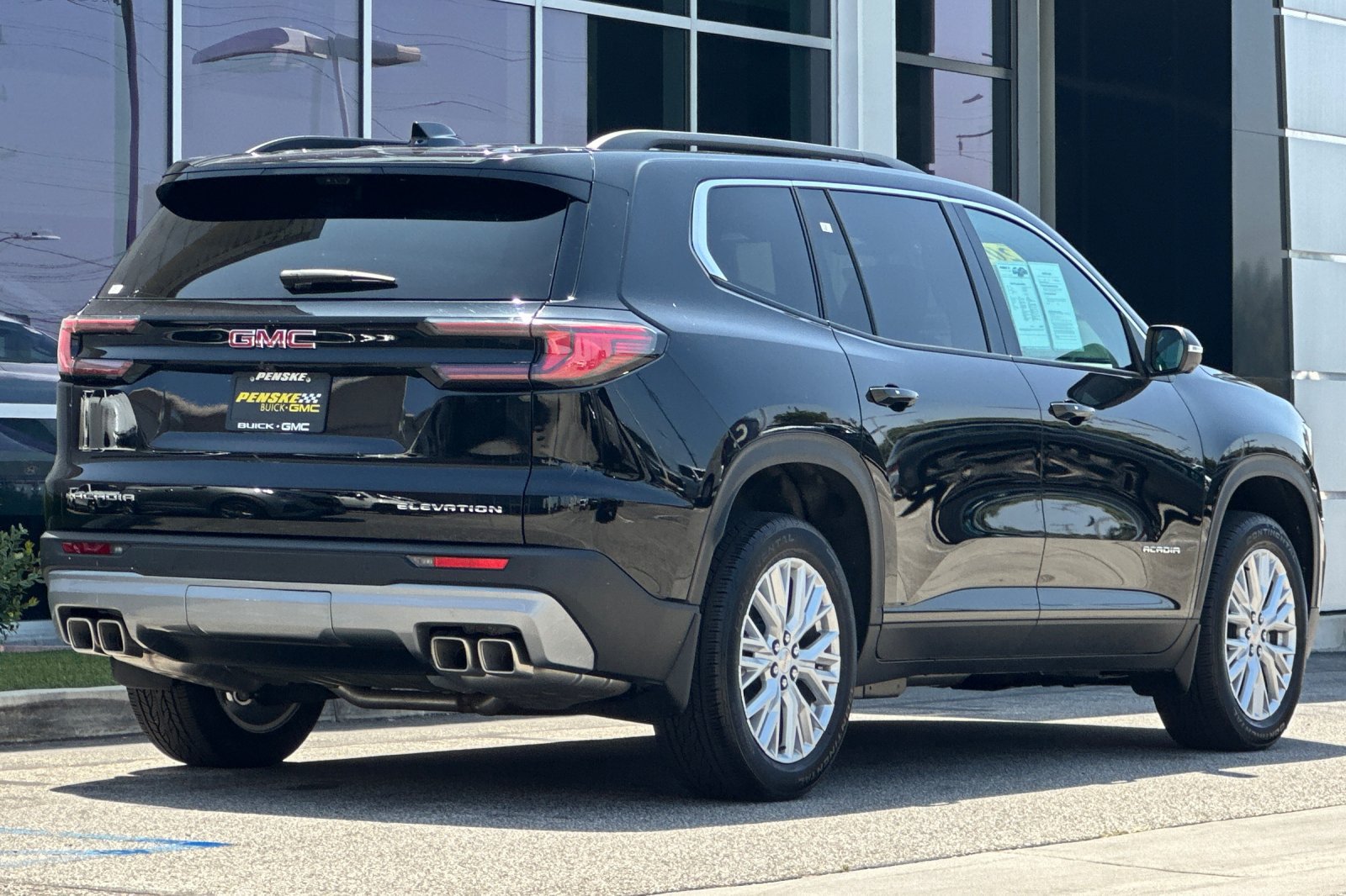 Used 2026 GMC Acadia Elevation w/ Elevation Premium Package FWD image 4