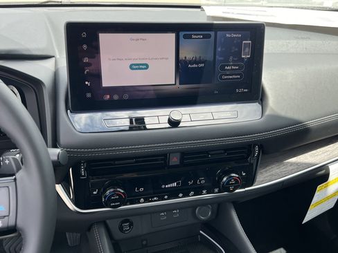 New 2026 Nissan Rogue Platinum AWD/4WD image 9