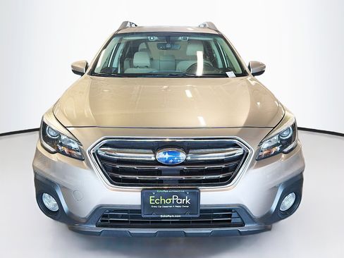 Used 2018 Subaru Outback 2.5i Premium AWD/4WD image 2